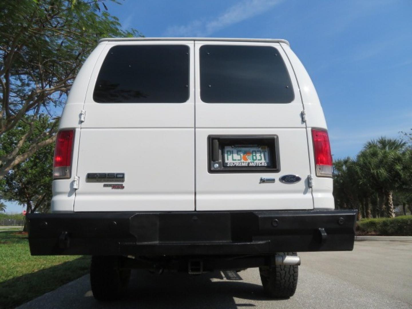 2014 White /GRAY Ford E-Series Wagon XLT (1FBSS3BL6ED) , AUTOMATIC transmission, located at 4301 Oak Circle #19, Boca Raton, FL, 33431, (954) 561-2499, 26.388861, -80.084038 - Photo#36